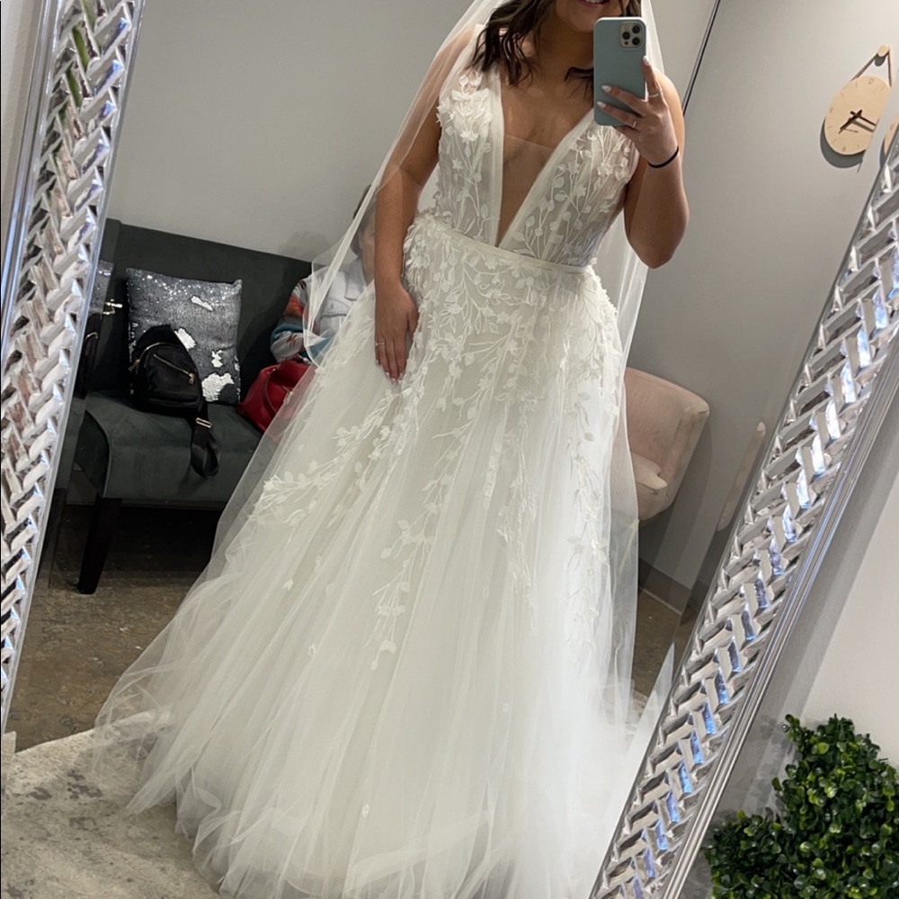 Beccar Bridal Wedding Dress